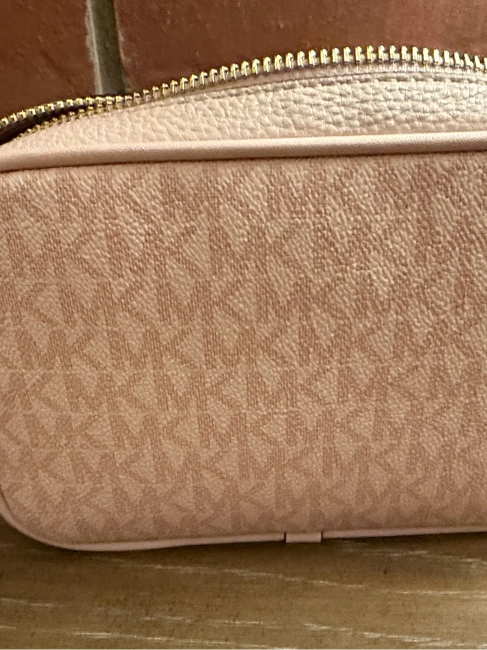 Michael Kors NWT Jet Set Travel Blush Pink Signature Logo Camera Crossbody Bag